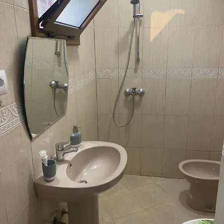 דירה Center