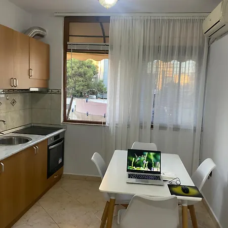 Center דירה טיראנה