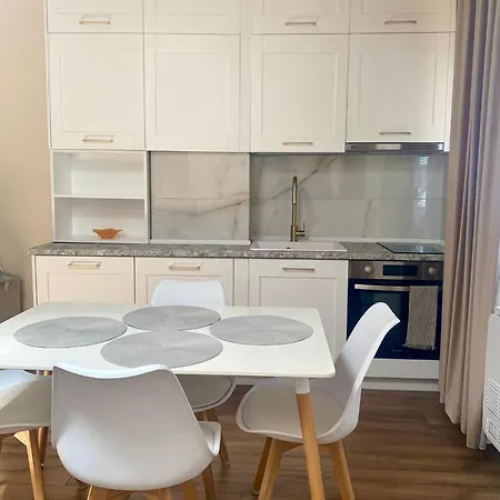 Center Apartment *